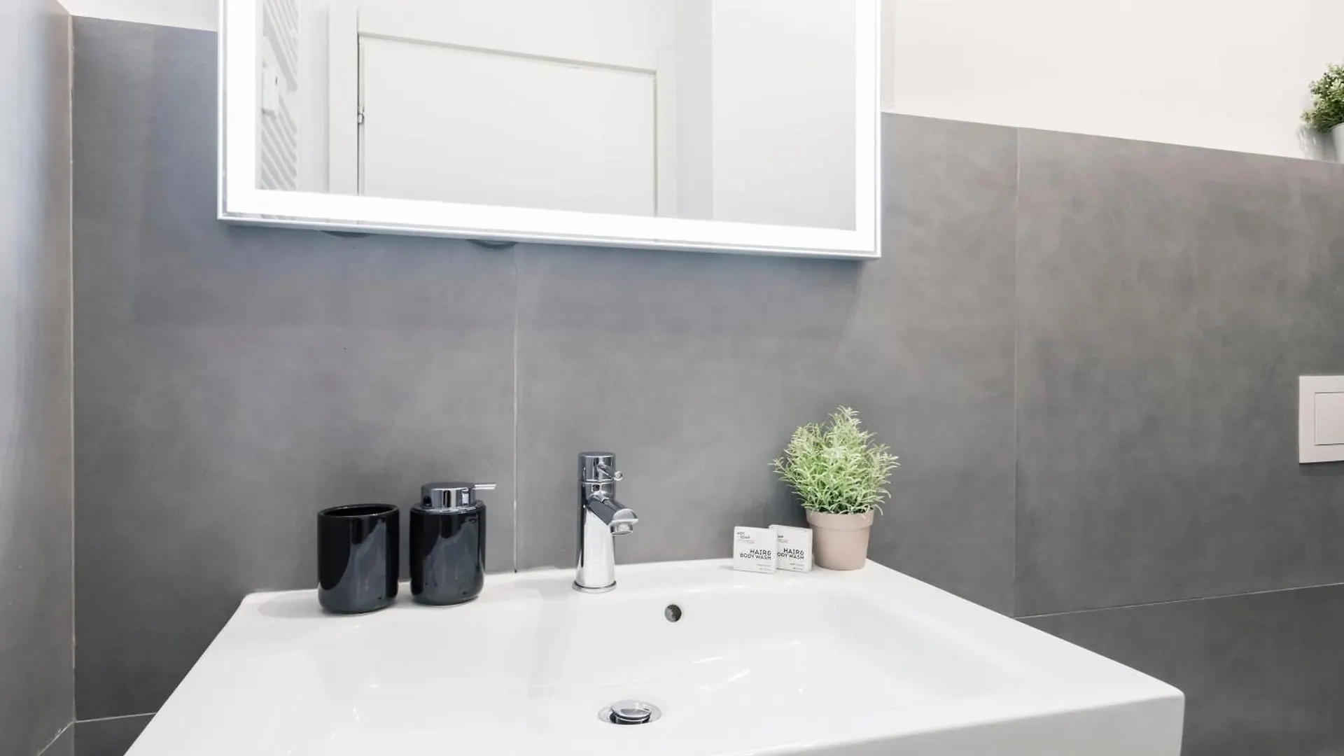 아파트 114 - Amazing Flat Fully Furnished In P.Ta Romana 밀라노 이탈리아